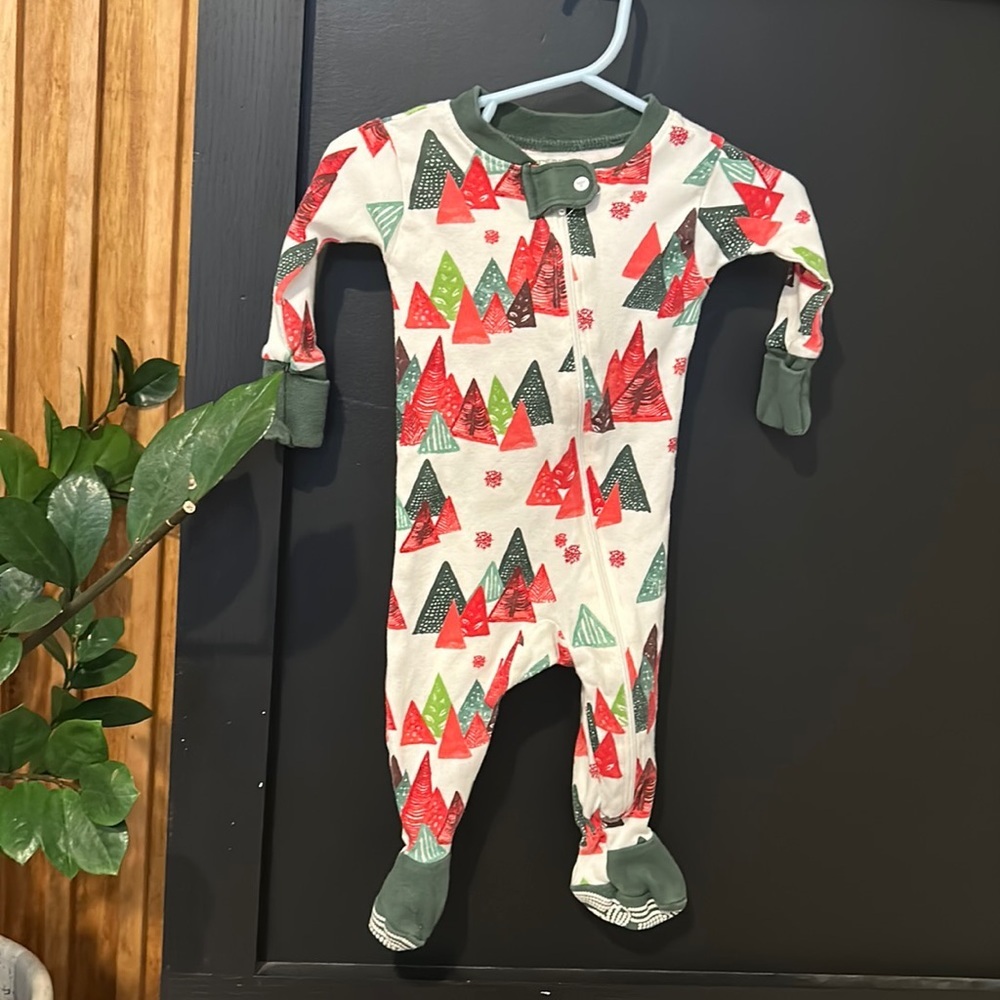 Burts bees Organic cotton Zip Front‎ Christmas Bodysuit. Size 0-3 mo